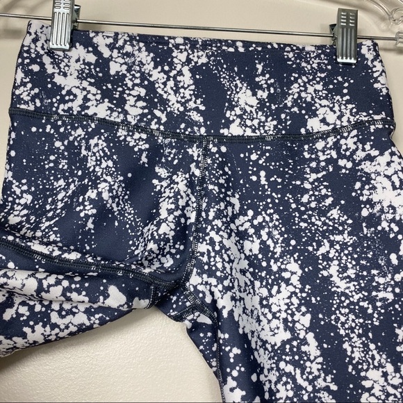 FABLETICS Mid-Rise Printed PowerHold Capri Galaxy XXS - Picture 3 of 6